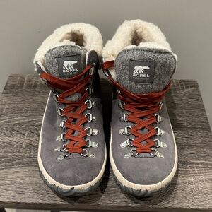 Like New Women’s SOREL Ankle Boots